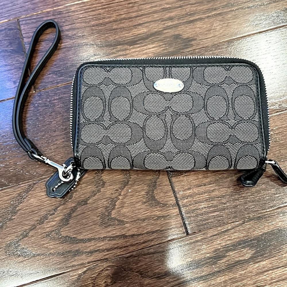NWOT Coach Double Zipper Wristlet Wallet